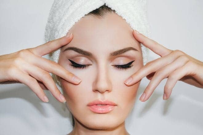 The “Thread Lift” Is The Noninvasive Procedure That Gives Results Like a Facelift