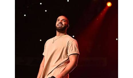 Drake Dragged by Fellow Rapper for Maybe Having Liposuction