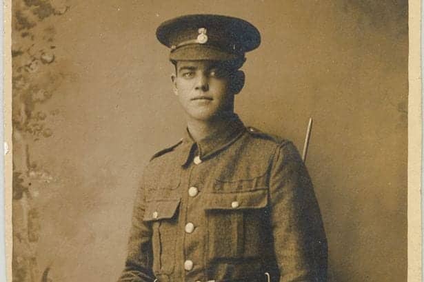 WWI Hero Became Pioneering Plastic Surgery Patient After Losing HALF HIS FACE in Bomb Blast
