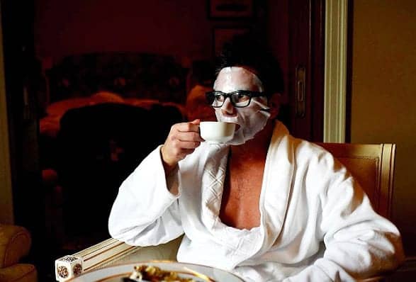 This Face Mask Is the Secret Behind 53-Year-Old John Stamos’ Ageless Skin