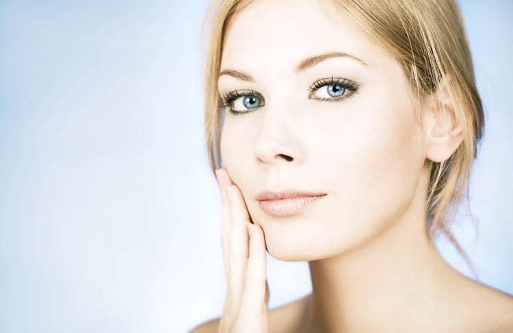 How Models and Celebrities Make Their Skin Get That ‘Glow’