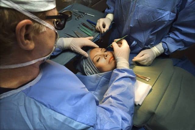 Boomers Increasingly Seek Nips, Tucks to ‘Stay Relevant’