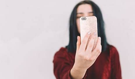 Taking Selfies Can Help Plastic Surgery Patients Heal, Study Finds