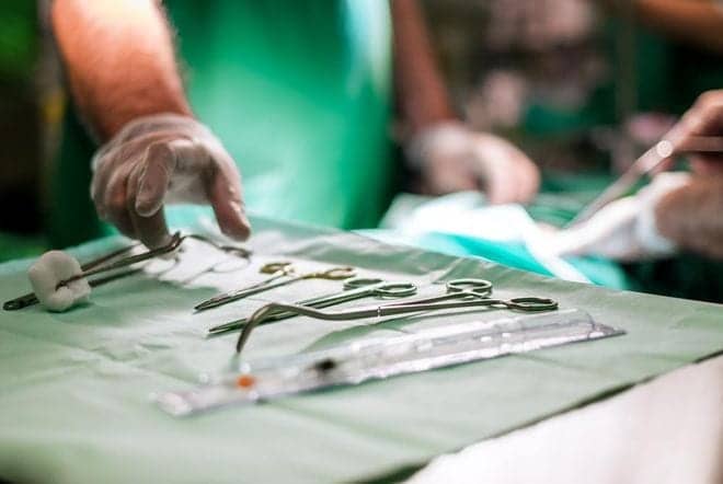 Las Vegas Plastic Surgeon Offers Free Surgery for Shooting Victims