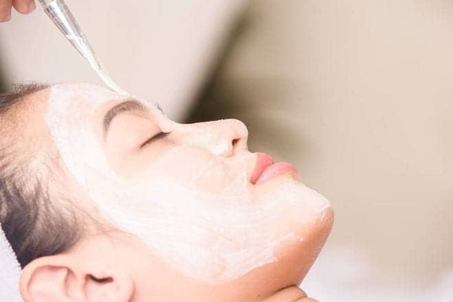 Retinol Peels Are the Super Potent Anti-Aging Treatment That’s Trending Now