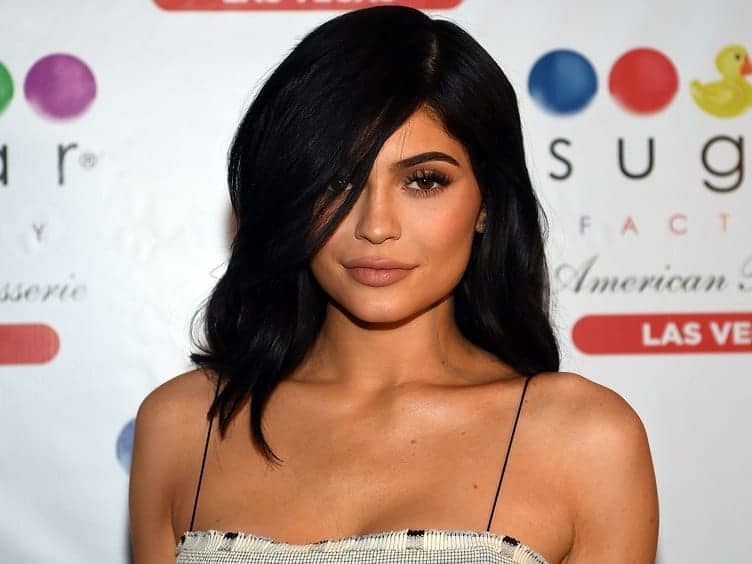 Why Plastic Surgeons Won’t Give Pregnant People Lip Fillers
