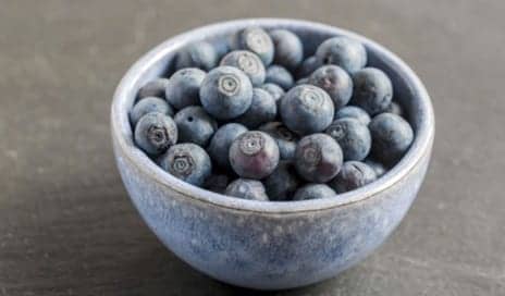 5 Anti-Ageing Snacks for People On the Go