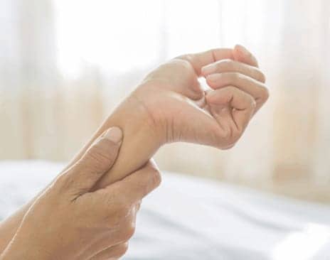 6 Eczema Symptoms You Should Bring Up With Your Derm
