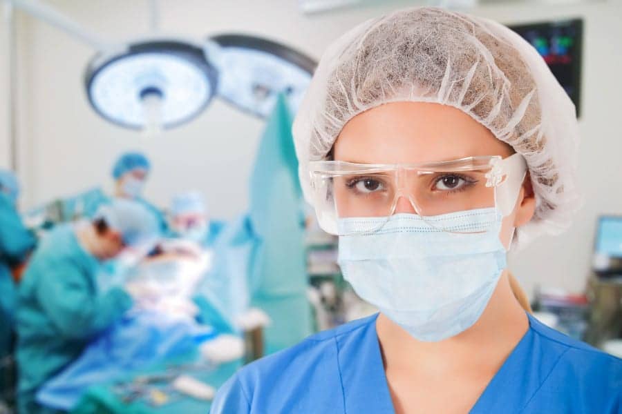 The Plastic Surgeon Gender Gap Is Slowly Closing. Here’s Why That Matters.
