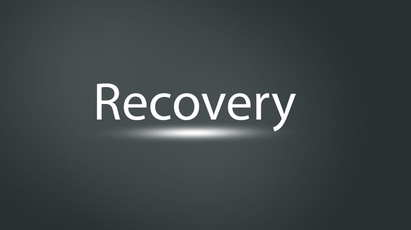 Is This Normal? Surgeons Spotlight 5 Facelift Recovery Concerns