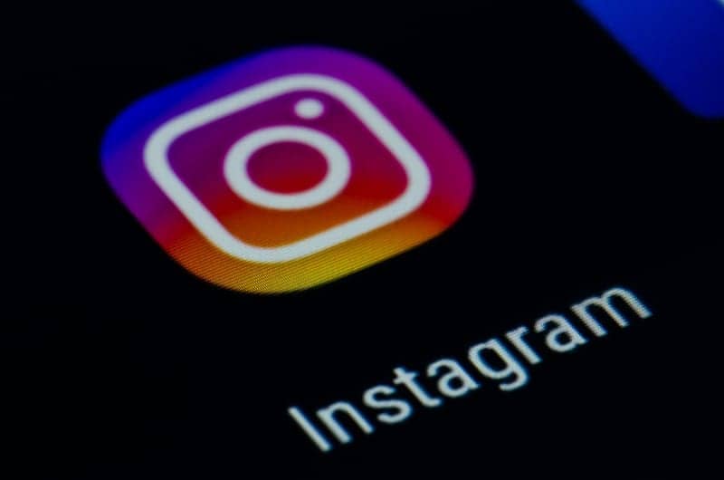 How To Do the Pillow Face Botox Filter on TikTok and Instagram