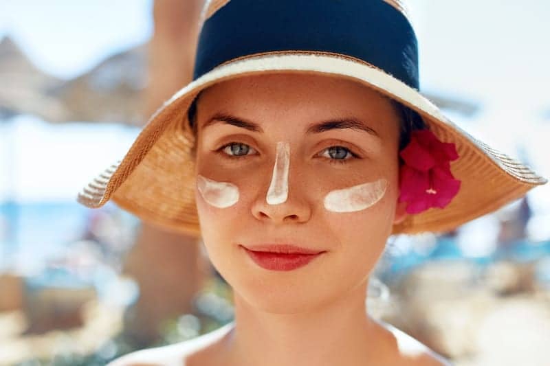 “Sunscreen Contouring” Is More Dangerous Than You Think — Here’s Why